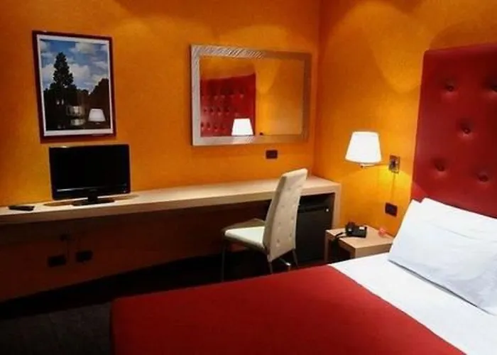 Western Piemontese מלון